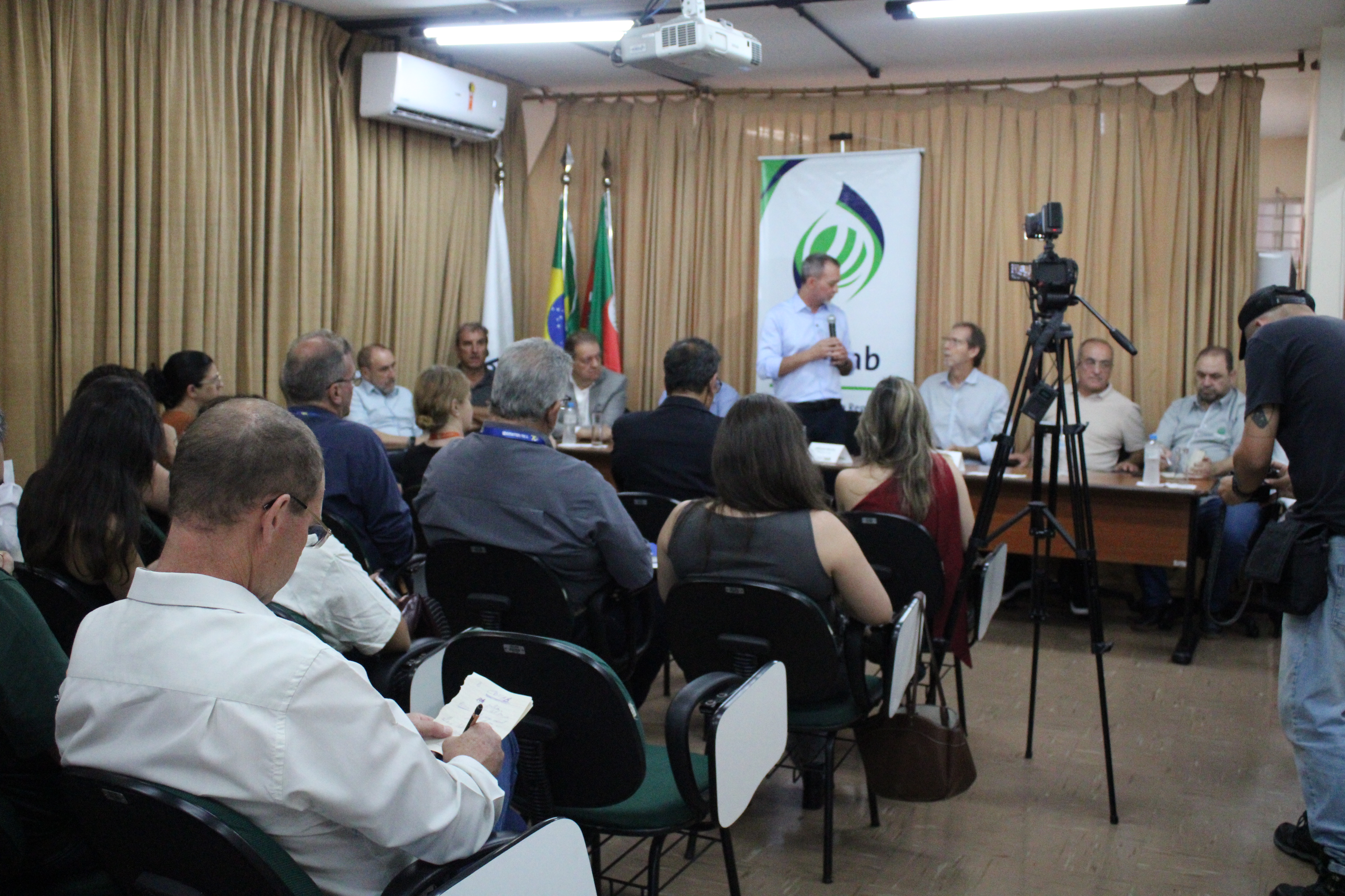 Gadolando cobra medidas mais amplas para garantir sobrevivência dos produtores de leite